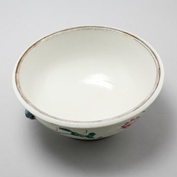 A Chinese porcelain soup terrine, Guangxu (1875-1908).