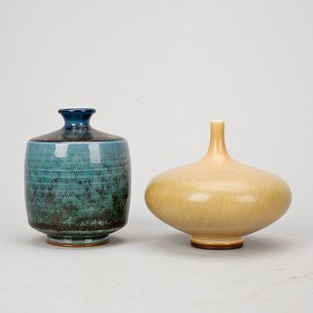 VASER, 2 st stengods, Berndt Friberg, Gustavsberg, signerade.