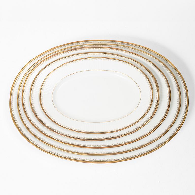 Louise Adelborg, A dinner service, 74 pieces, porcelain, "Swedish Grace/Kardinal", Rörstrand.
