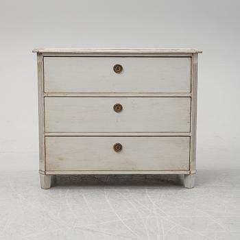 Byrå, målad. Gustaviansk stil
1900-talets mitt.