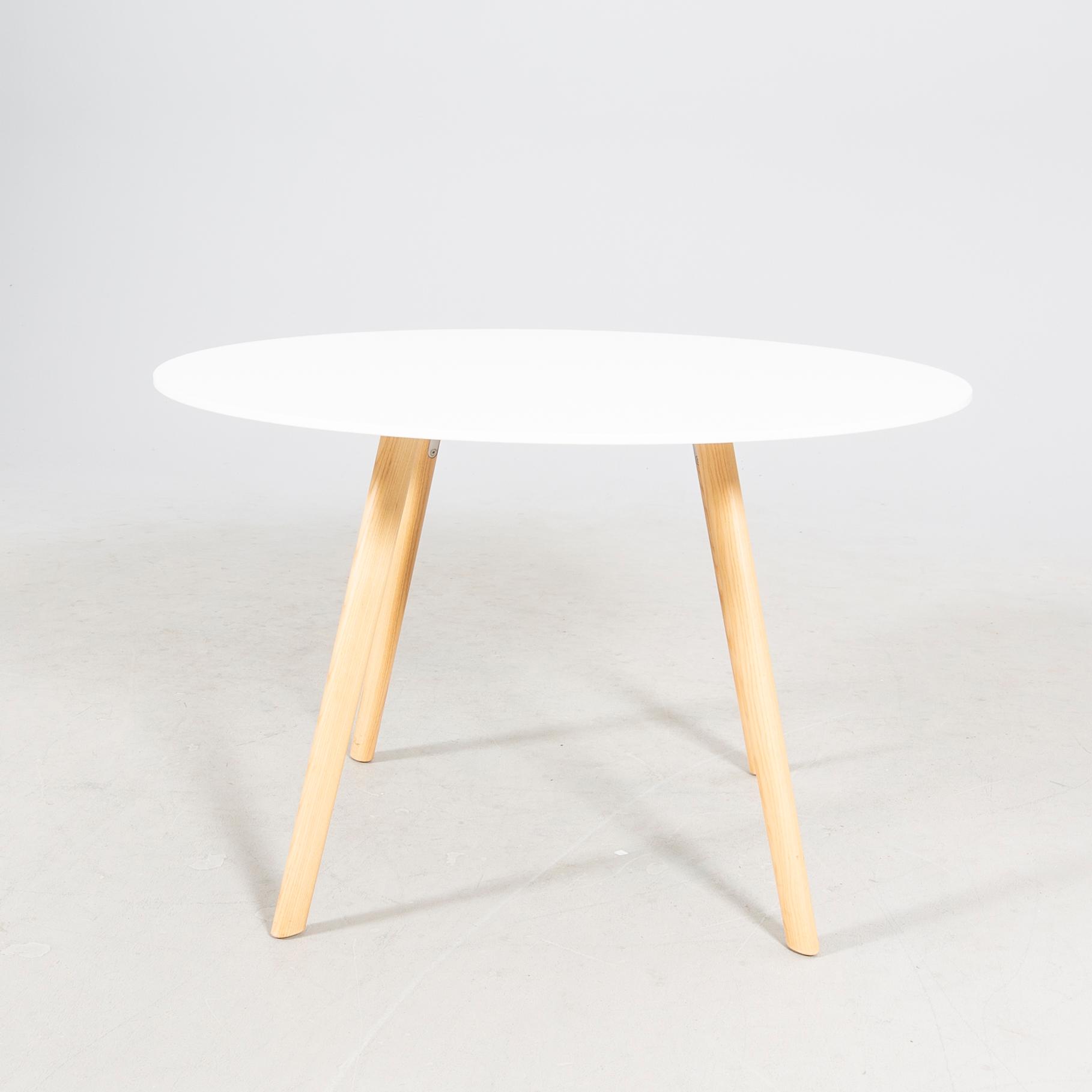Ronan & Erwan Bouroullec, table 'Pilo' for Magis Italy 2010s.