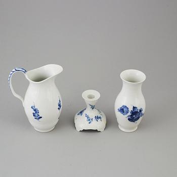ROYAL COPENHAGEN, a 74 pcs dinner service.