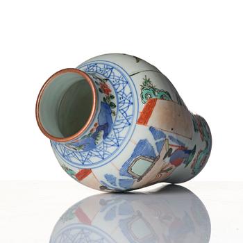 A wucai Transitional style vase, Qing dynasty, 19th century.