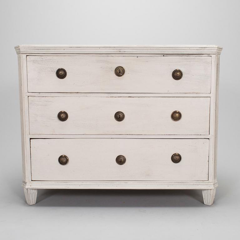 A Gustavian style chest of drawers, early 20th century.