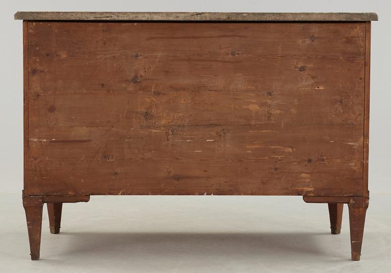 BYRÅ. Sengustavianskt stockholmsarbete, 1700-talets slut. Skivan signerad Haupt.