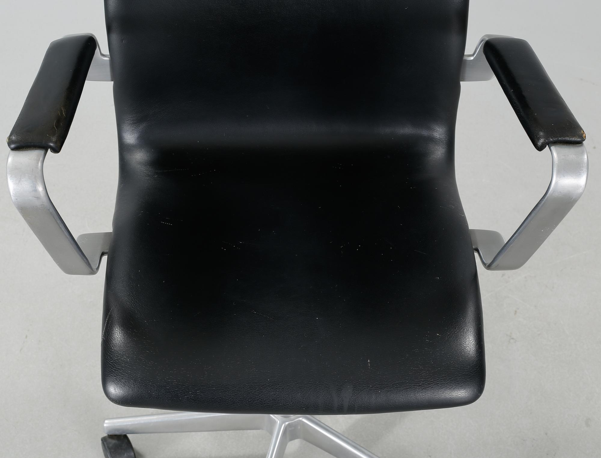 An office chair by Arne Jacobsen, "Oxford", Fritz Hansen, 1995.