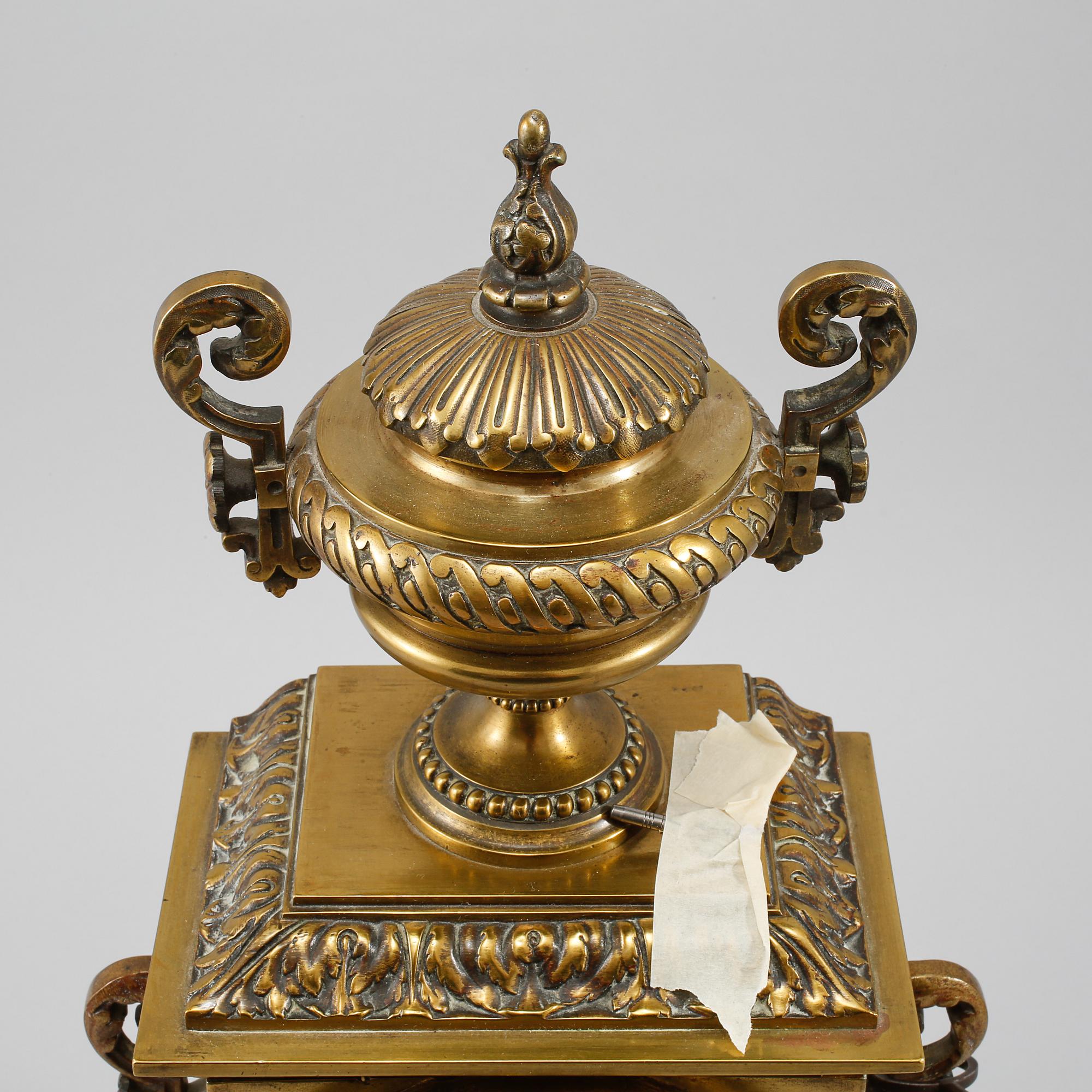 BORDSPENDYL, 1900-talets fjärde kvartal.