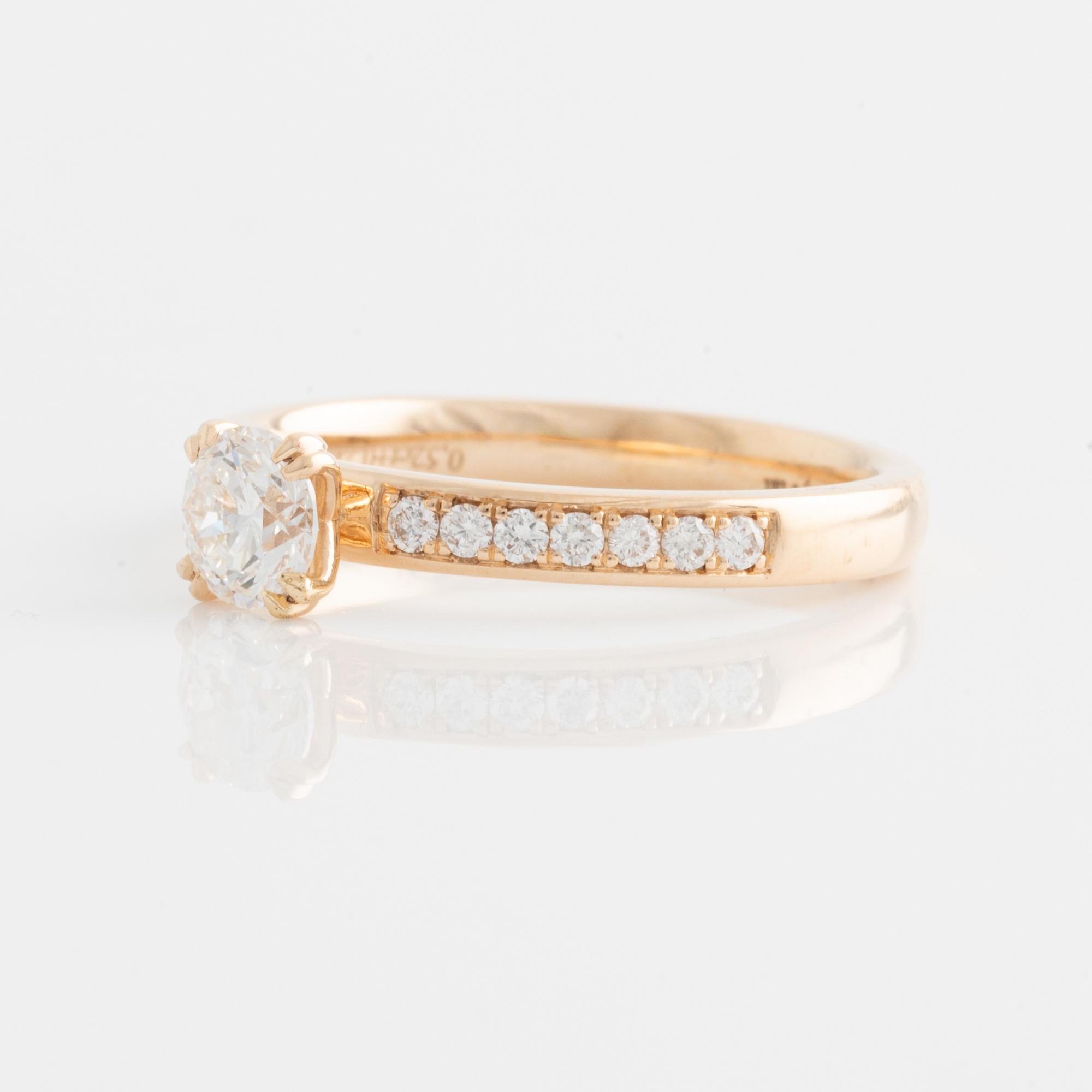 Ring with brilliant-cut diamond.