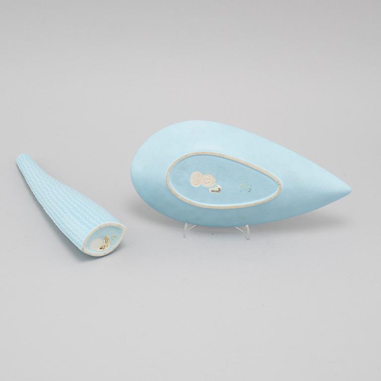 A "Reptil" dish and a vase in stoneware, model 263 and 260, designed by Stig Lindberg for Gustavsberg Studio.