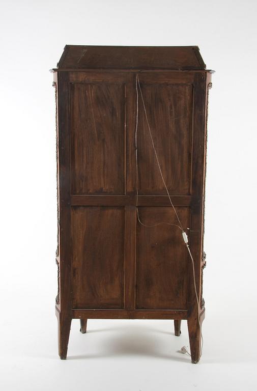 VITRINSKÅP, Louis XV-stil.