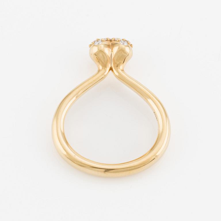Ole Lynggaard ring 18K guld med runda briljantslipade diamanter, "Heart" large.
