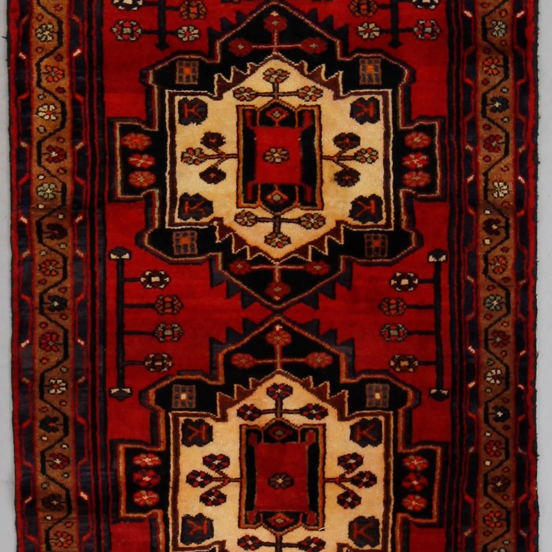 MATTA, Saveh, ca 306 x 105 cm.