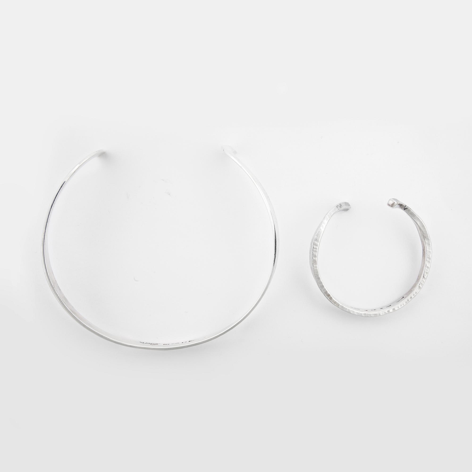 HALSBAND samt ARMBAND, Claës Giertta, silver, 1973 och 1974, signerad.