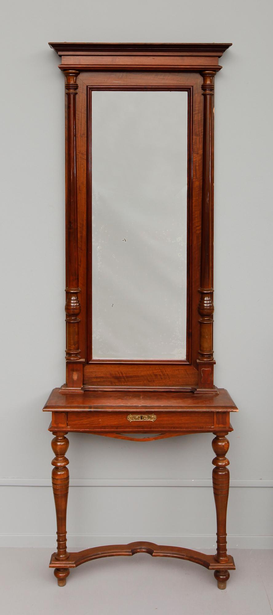 SPEGEL MED KONSOLBORD, sekelskiftet 1900.