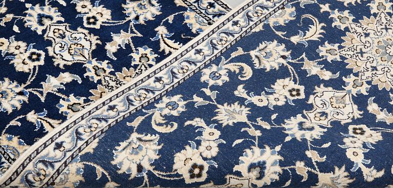 A part silk Nain runner, ca 387 x 77 cm.