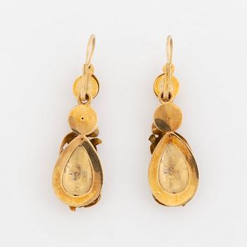 A G Möllenborg 18K gold demi parure comprising a bracelet, a brooch and a pair of earrings.