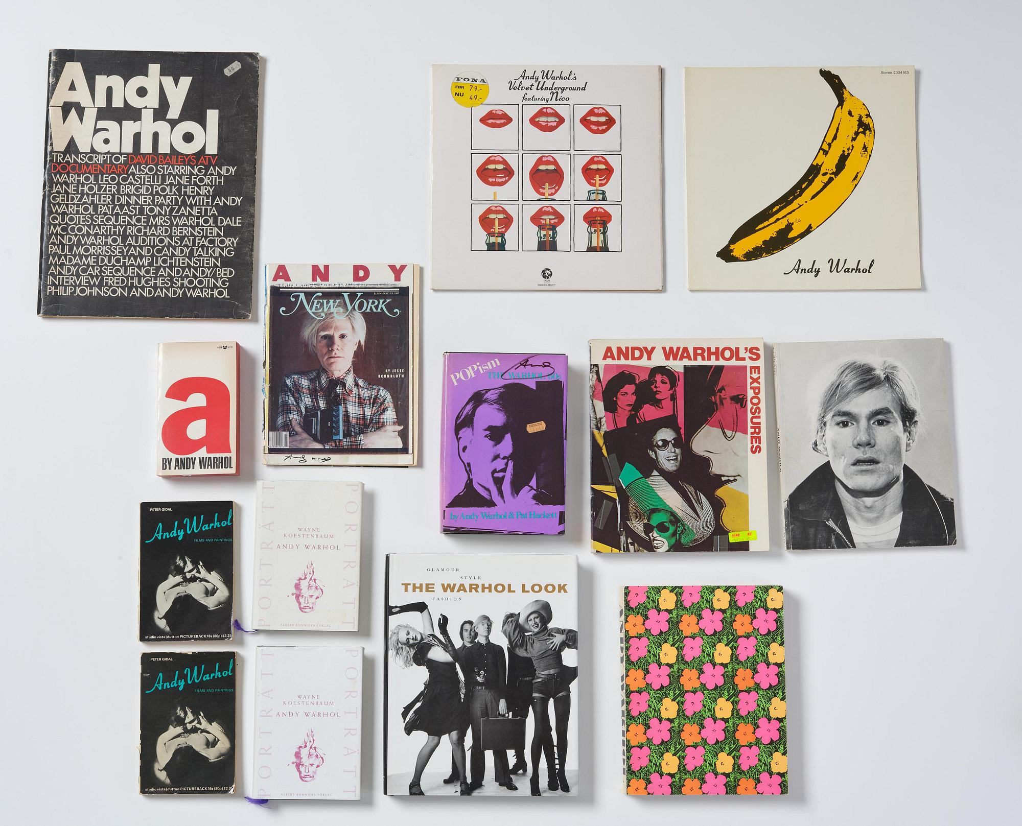 Andy Warhol, Samling av Warhol-relaterade tidningar, böcker och vinylskivor.