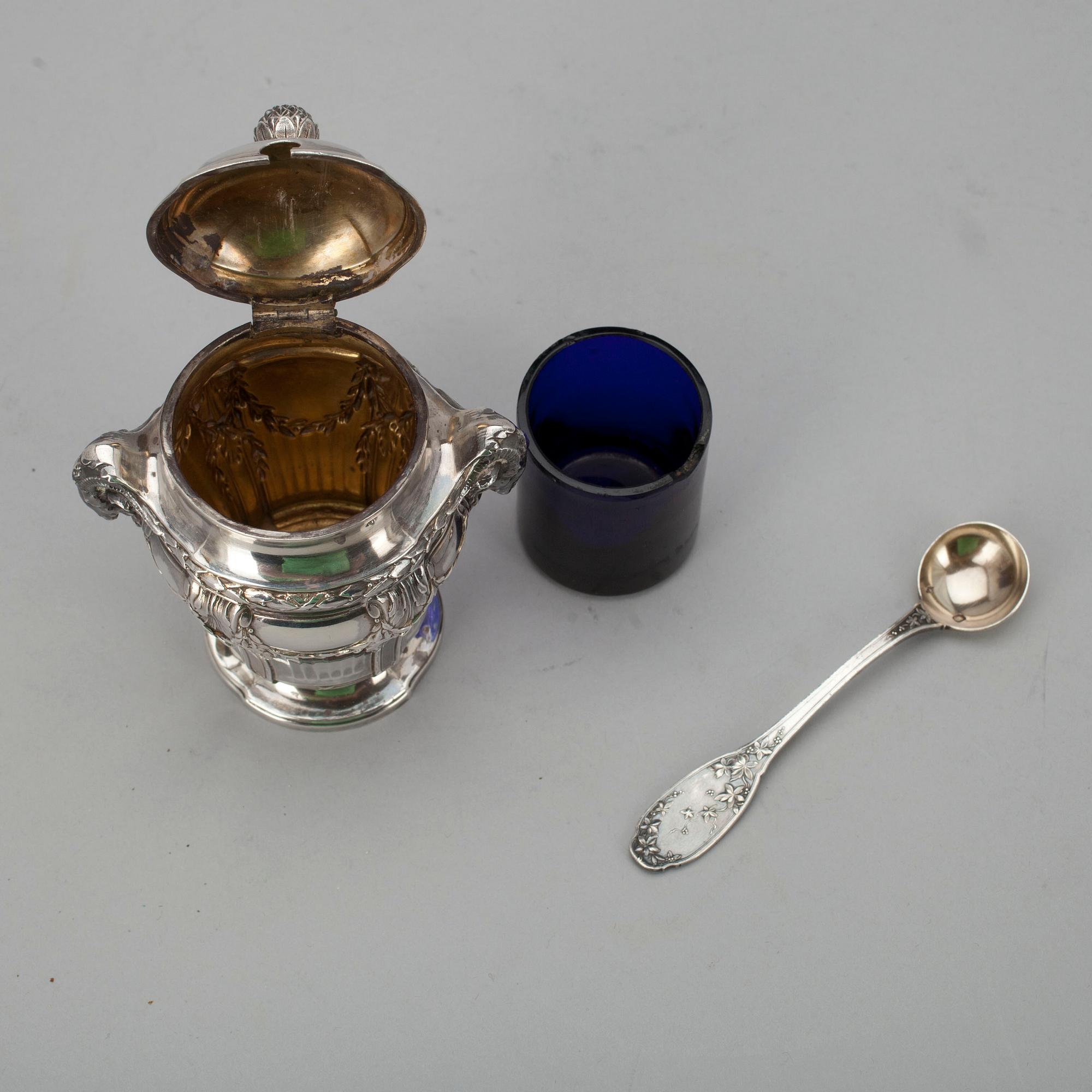 SENAPSKANNA, Paris 1800-tal, och SKED, Eugène Lefebvre (1896-1910). Total silvervikt 107,6 g.