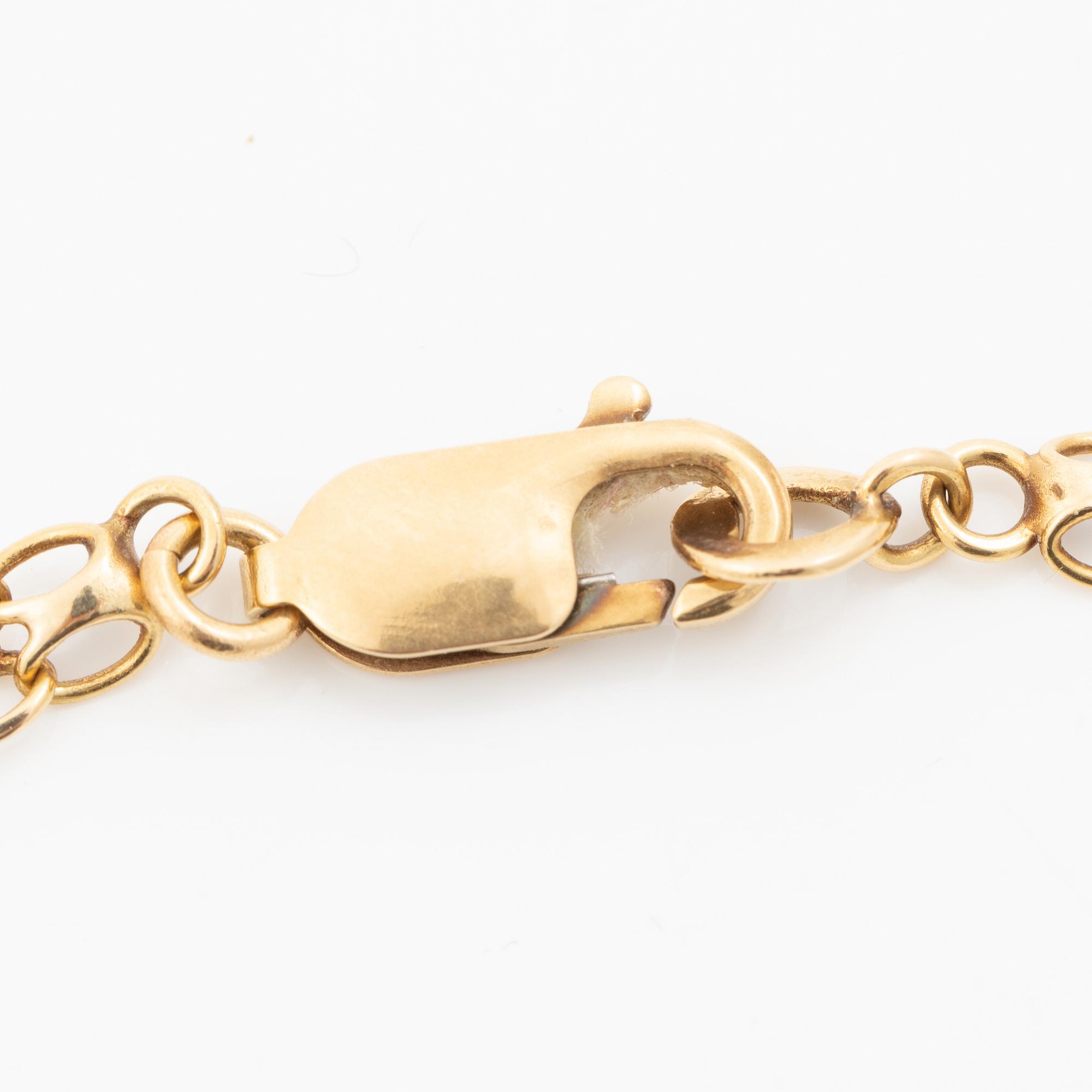 18K gold necklace.