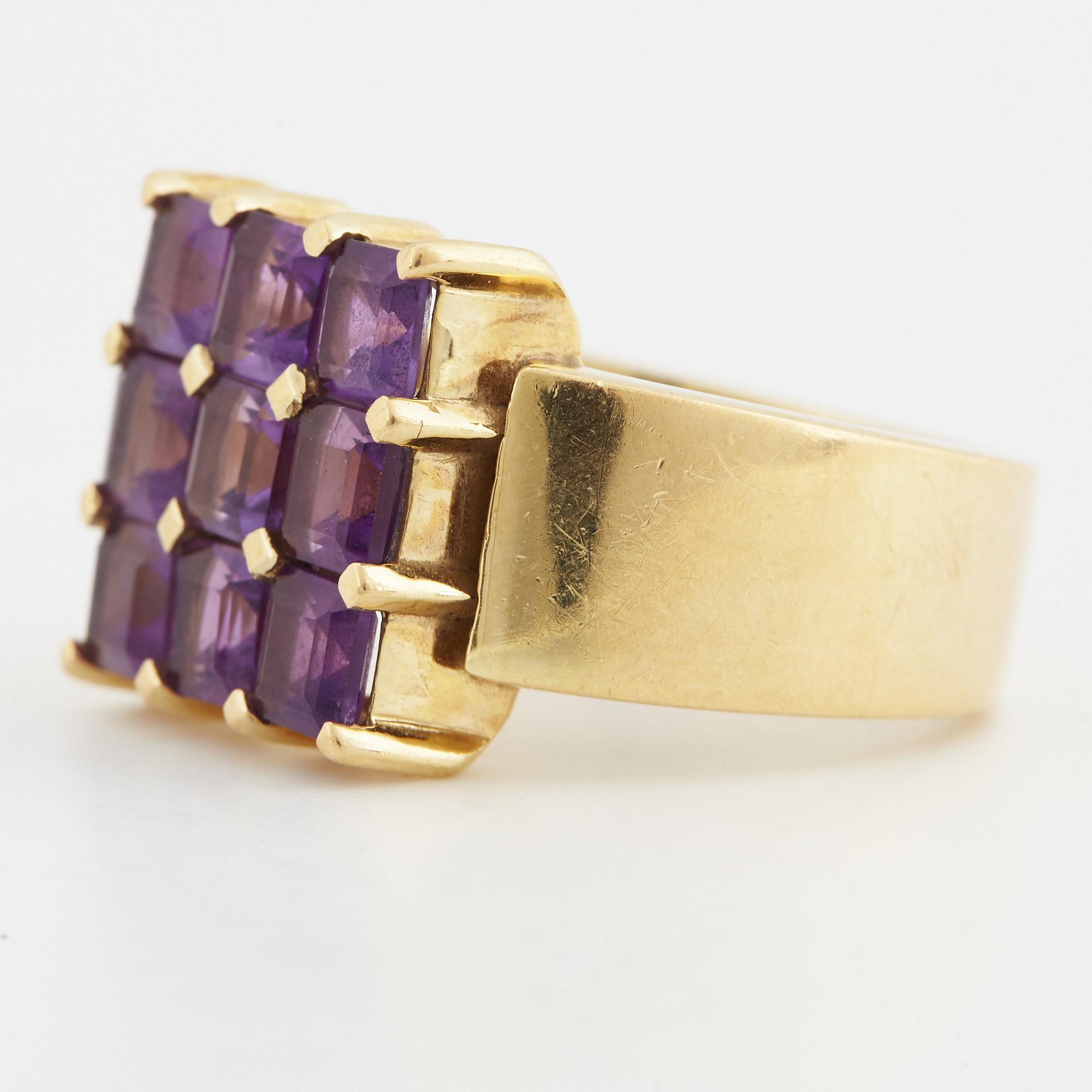 Breuning, a pair of earrings, a pendant and a ring.