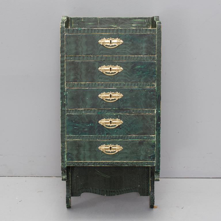 VÄGGBYRÅ, omkring år 1900.