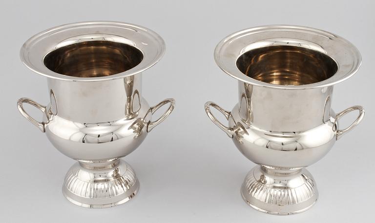 VINKYLARE, 2 st, vitmetall, 1900-talets senare del.