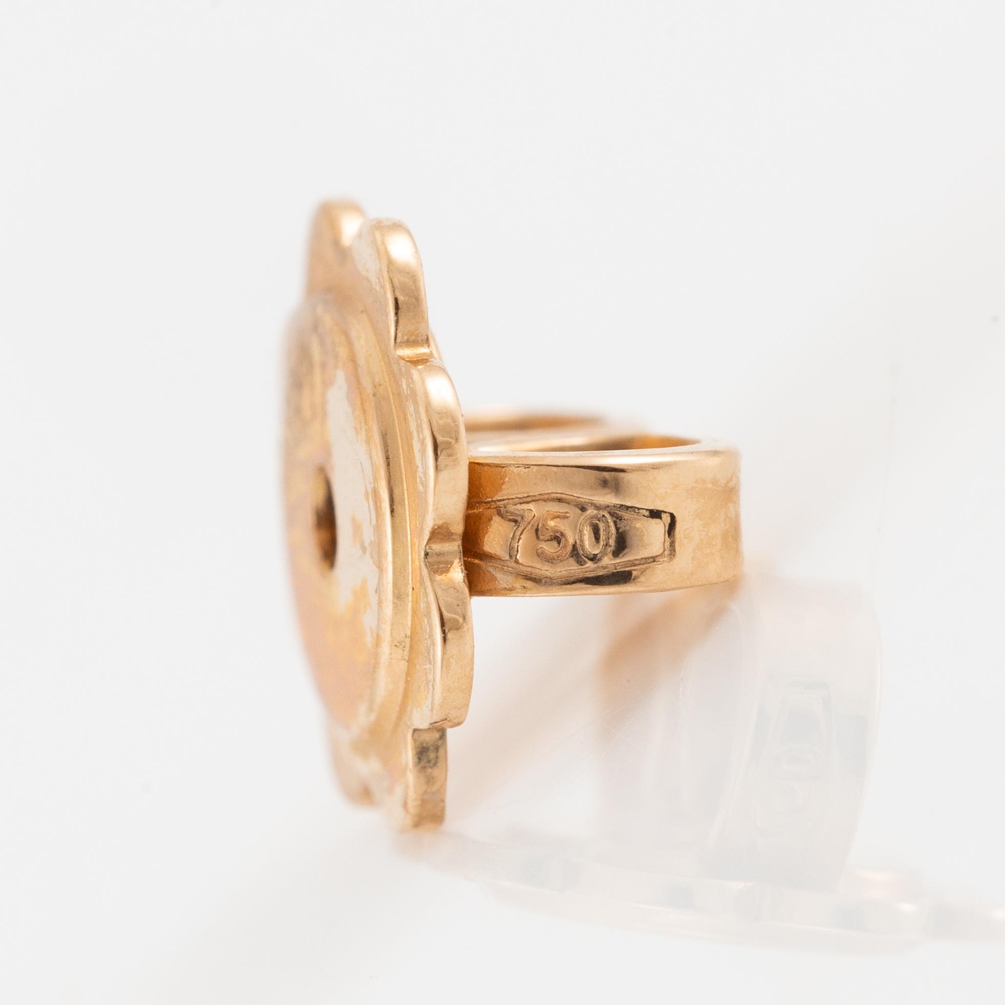 Örhängen 18K guld med odlade saltvattenspärlor.