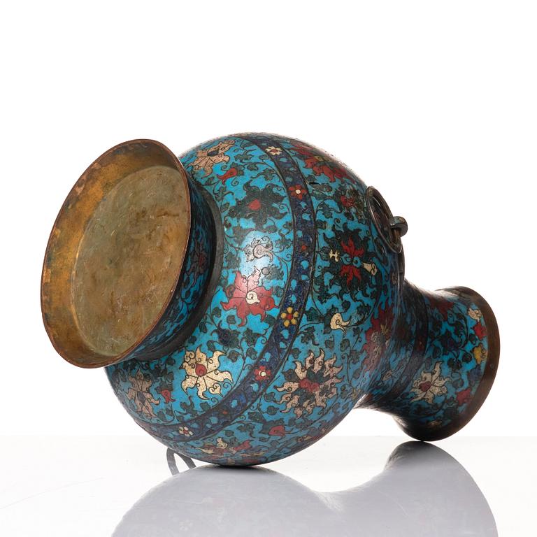 Kruka, Hu, cloisonné. Mingdynastin (1368-1644).