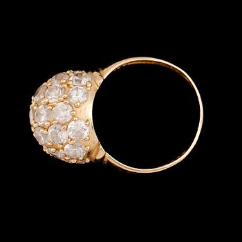 RING, 14 k guld, vita stenar. Vikt 5 g.