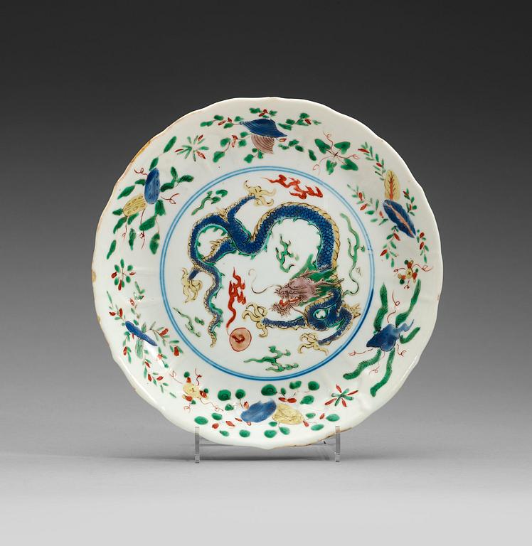 A famille verte dish, Qing dynasty with Chenghua six character mark, Kangxi (1662-1722).