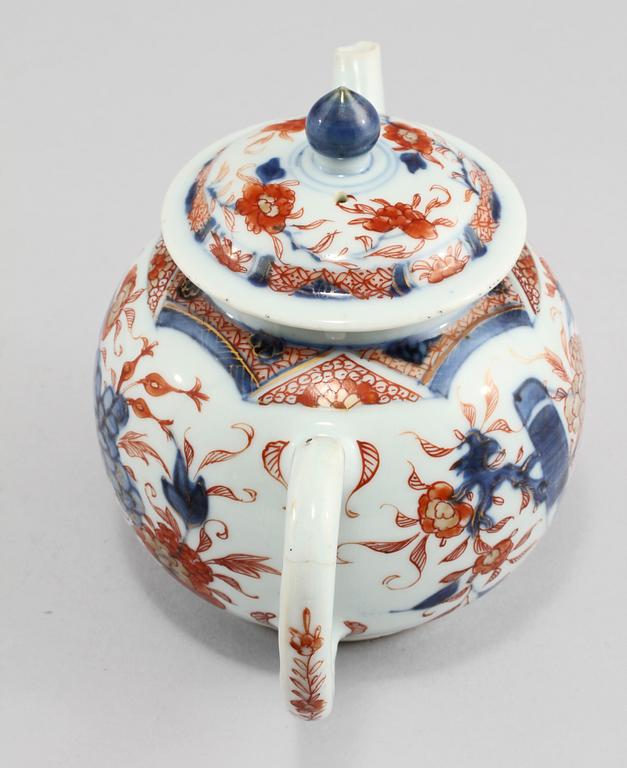 TEKANNA med LOCK, porslin, Kina, 1700-tal.