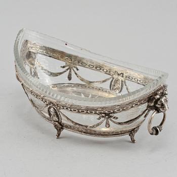 JARDINIERE, silver och glas, omkring sekelskiftet 1900, vikt   465 g.