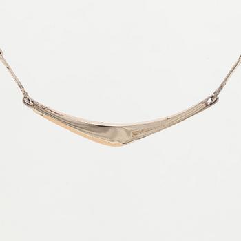 Pekka Hirvonen, kaulakoru, hopeaa, Lapponia, 1990.