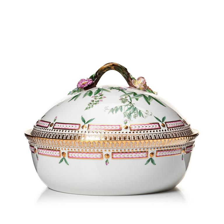 Karott med lock, porslin. Royal Copenhagen, "Flora Danica", Danmark, 1900-tal.
