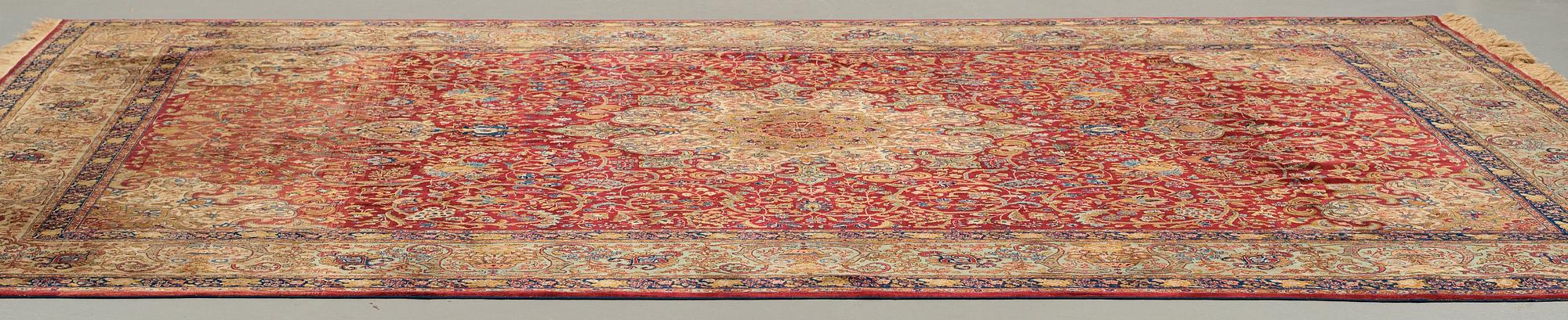 MATTO, a semi-antique Tabriz, ca 339 x 253,5 cm.