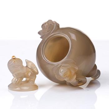 Two agathe cups and a censer with cover, Qing dynasty.