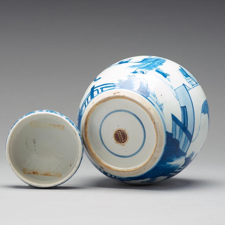 KRUKA med LOCK, porslin. Qingdynastin, Kangxi (1662-1722).