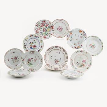 A group of twelve Chinese famille rose plates, Qing dynasty, Qianlong (1736-1795).