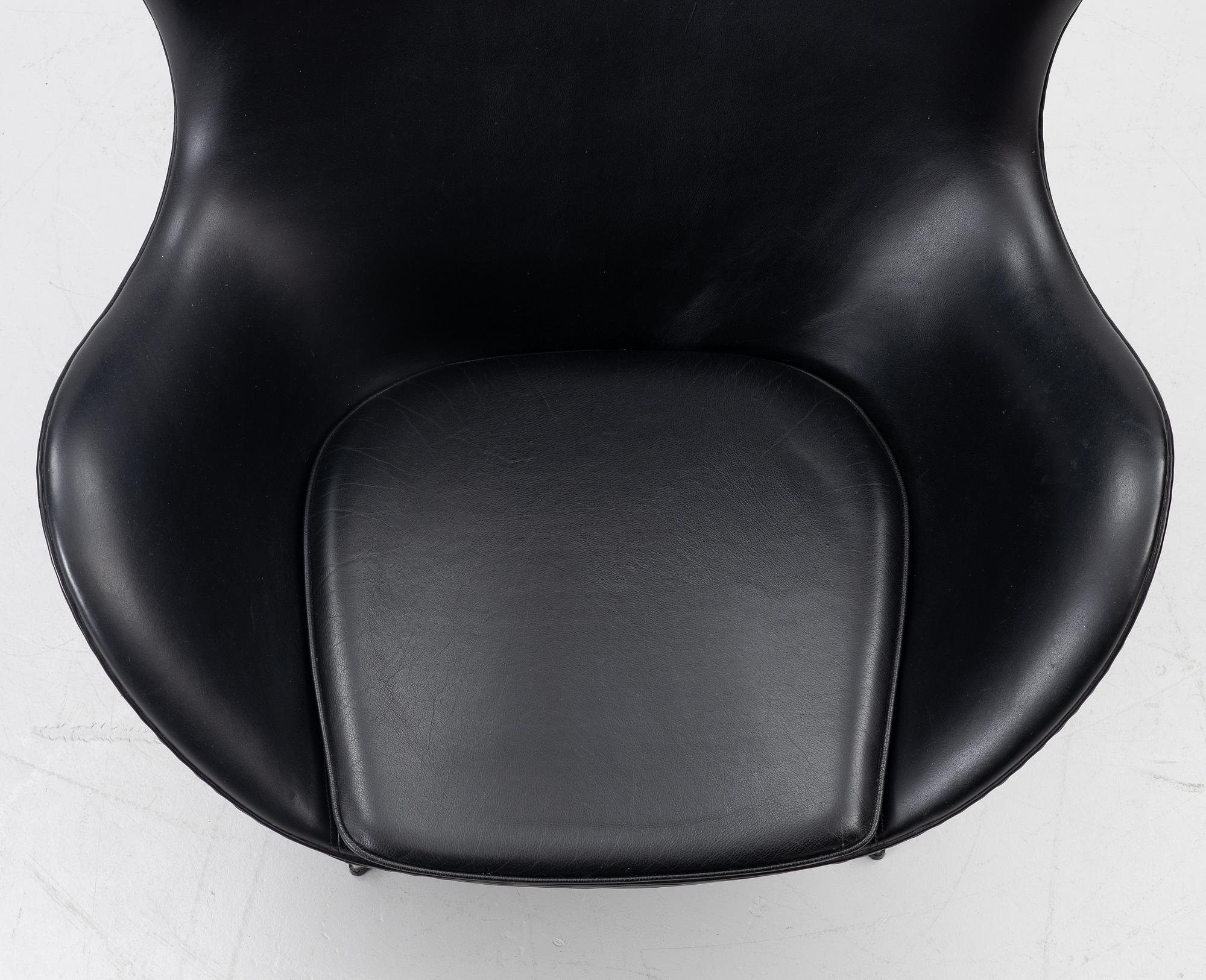Arne Jacobsen, a 'The Egg' armchair, Fritz Hansen, Denmark, late 20th Century.