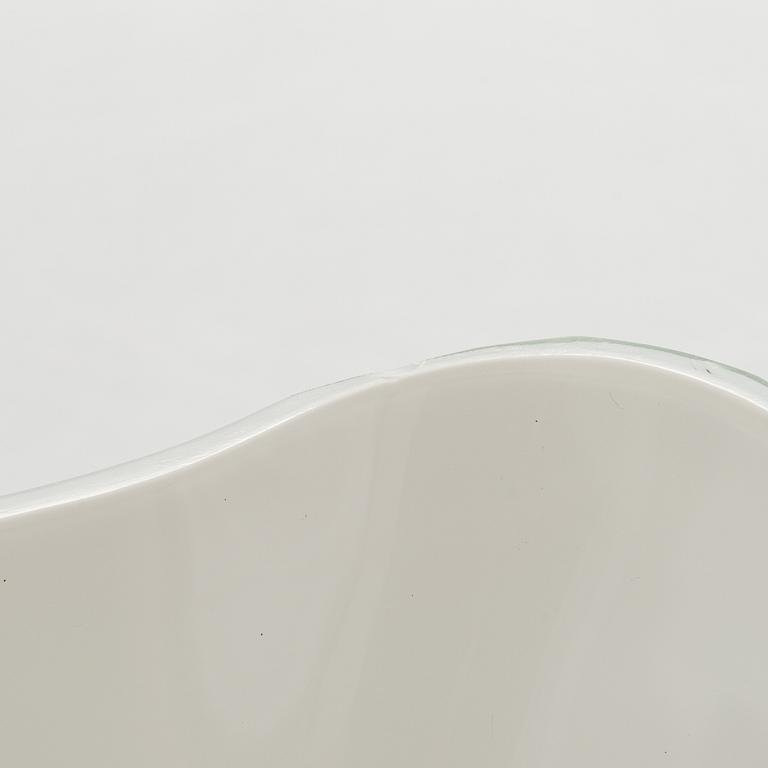 Alvar Aalto, 1 osa lasiveistoksesta, ”Aallon-kukka” 9767C, signeerattu Alvar Aalto Karhula.
