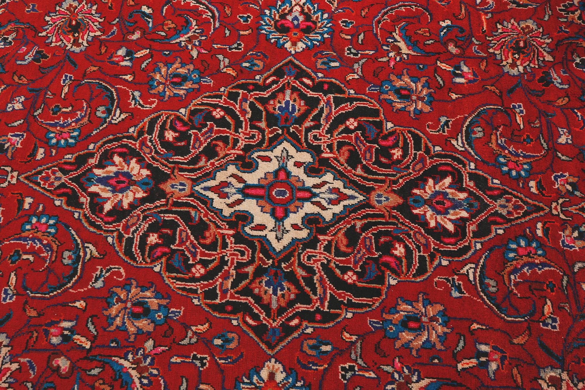 MATTA, Mahal, old, ca 370 x 220 cm.