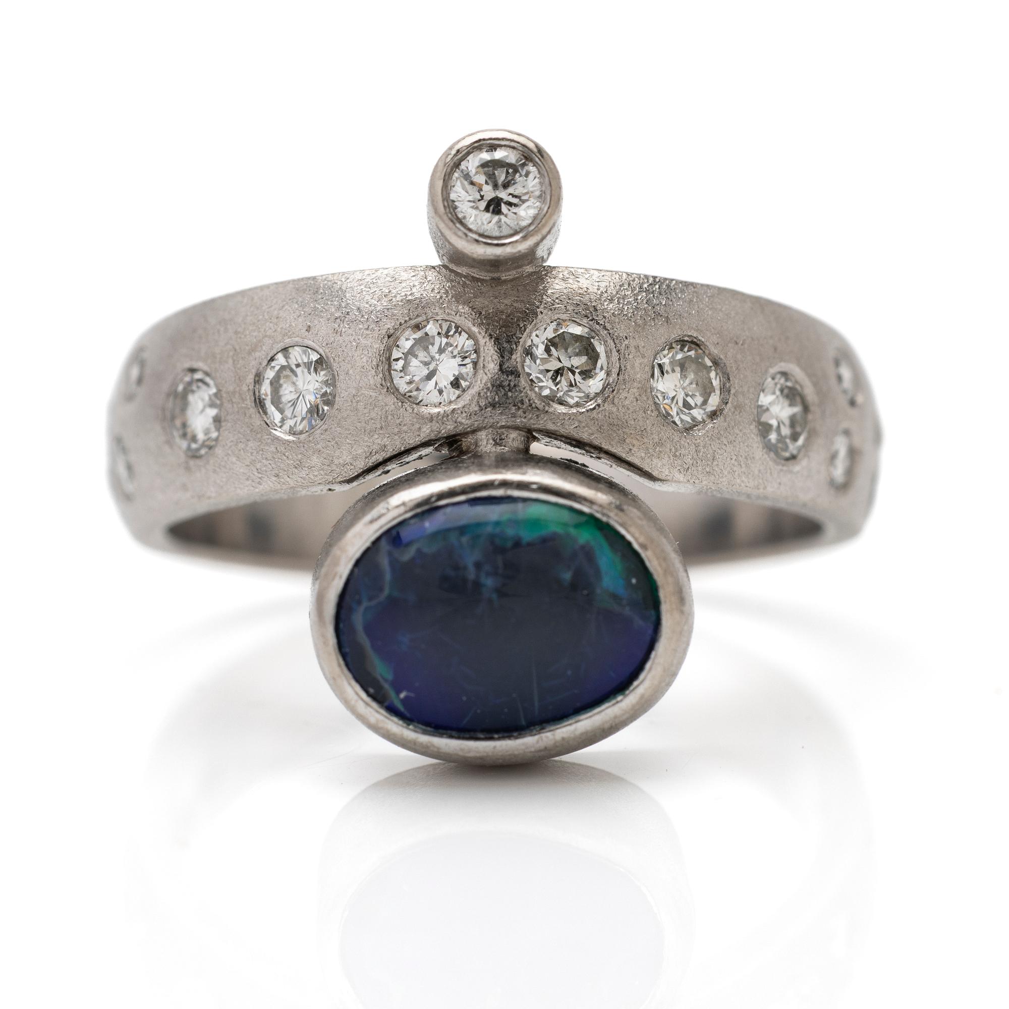 Evert Lindberg, 18K white gold ring with diamonds and opal triplet, Älvängen 2000.