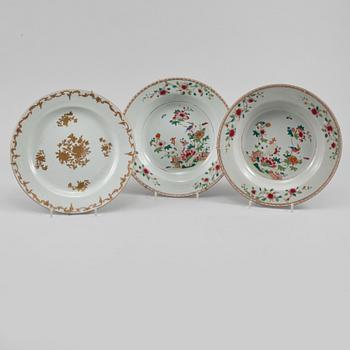 TALLRIKAR, 2+1 st, porslin, Kina, 1700-tal.
