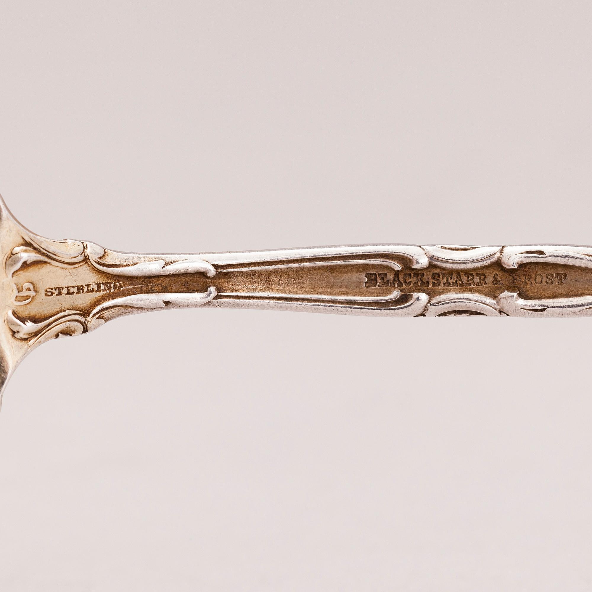 SKÅL, SERVERINGSSKED och SÅSSLEV, sterling silver, New York och Baltimore, USA 1900-talets första hälft.