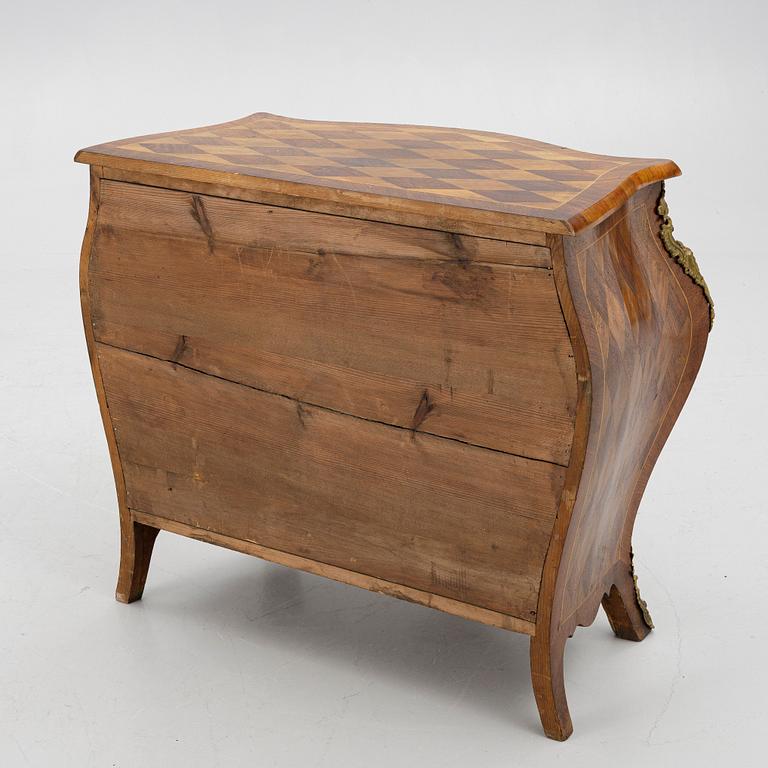 A Rococo style chest of drawers, 19th century.