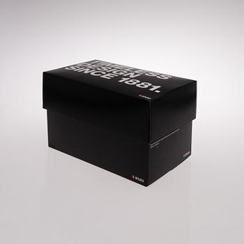 OIVA TOIKKA, LASILINTU, "Karjalan Laulujoutsen", signeerattu O. Toikka Iittala 5140 2015.