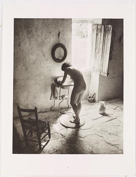 WILLY RONIS, Limited Edition Portfolio with 12 Collotype Plates, signed and numbered 254/290 on the colophon.