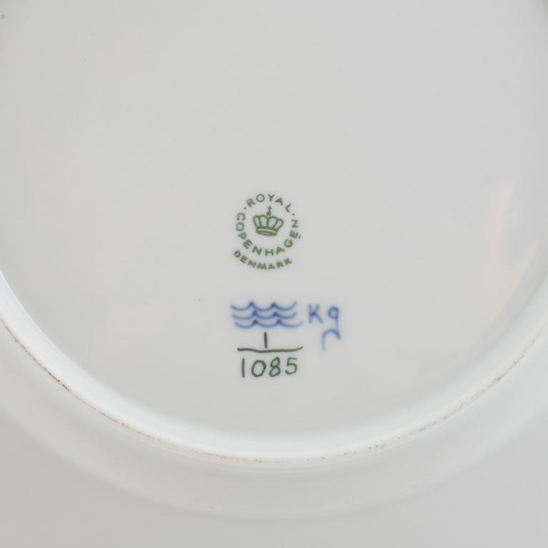 A set of 20 'Musselmalet' porcelain service parts, Royal Copenhagen, Denmark.