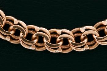 An 18K gold chain. 38g.