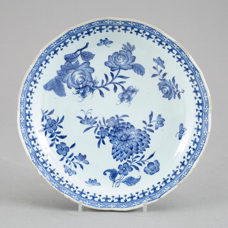 SKÅL, porslin, Kina, Qianlong (1736-95).